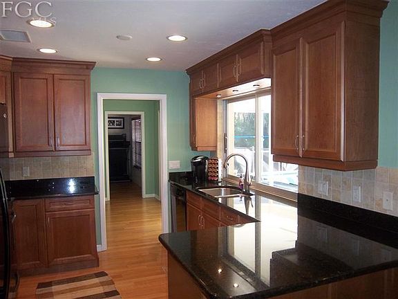 2nd image of 5790 Beechwood Trl