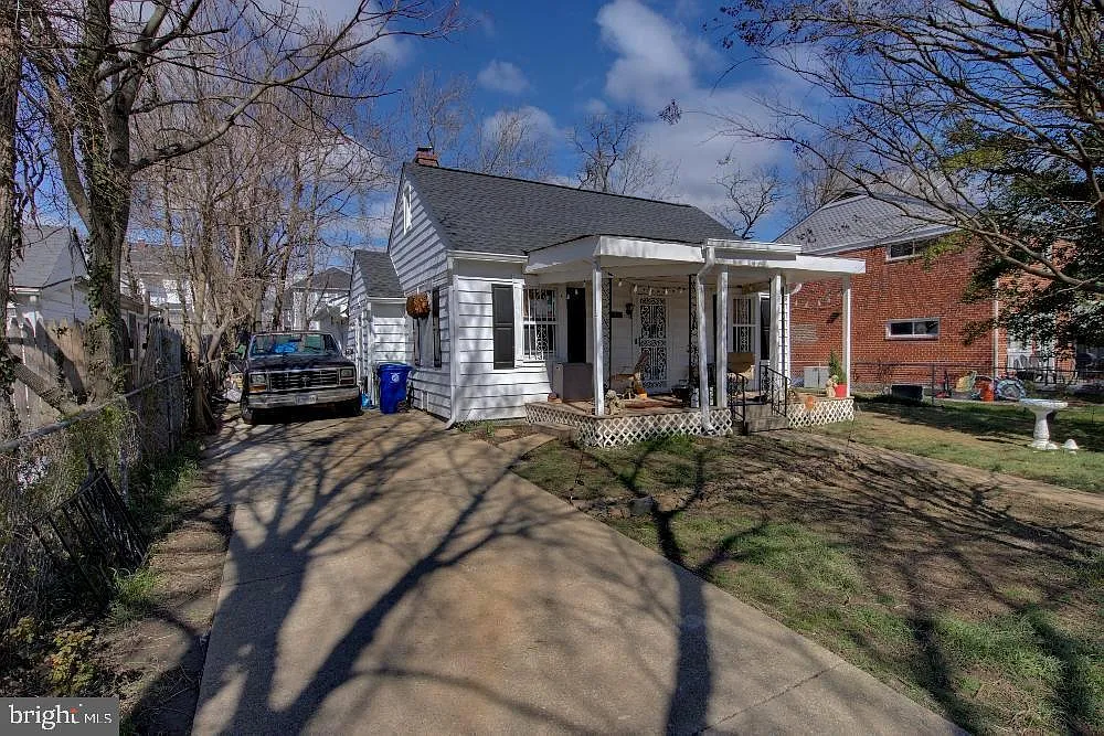 3 bed, 1391 sqft, $2,050 — Photo 3