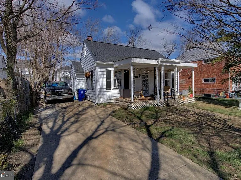 2924 Virginia Ave — Photo 3