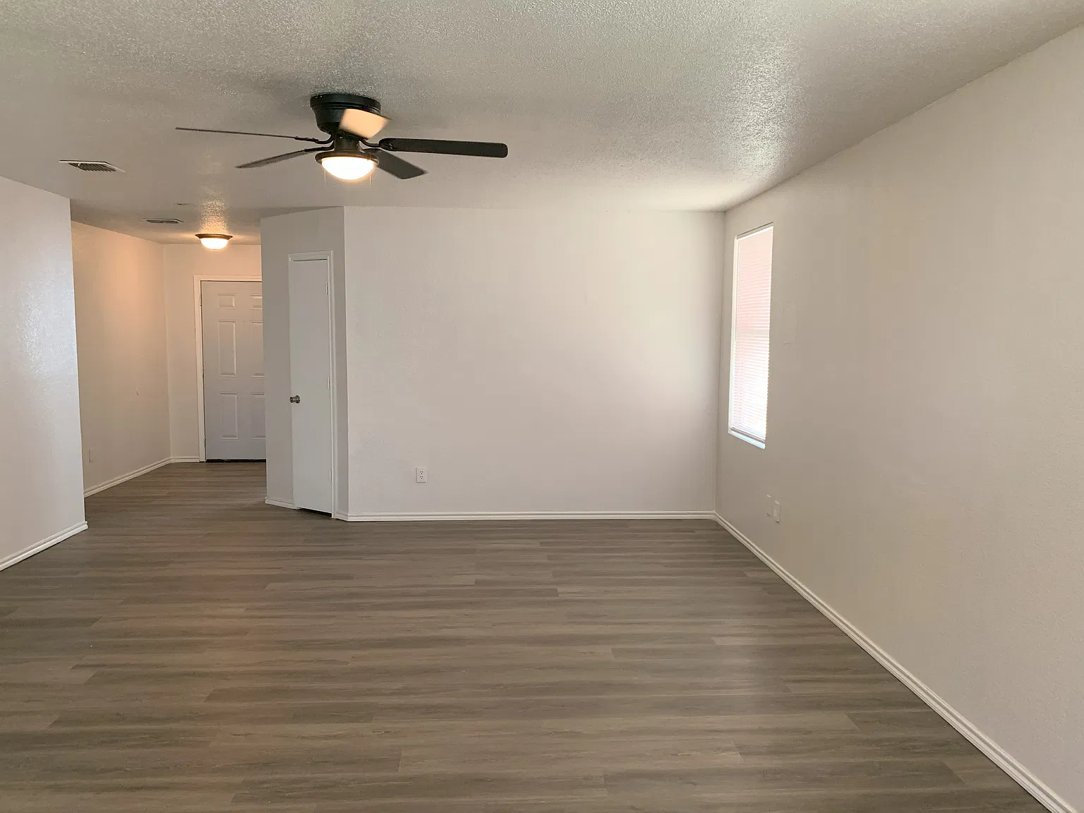 3 bed, 1679 sqft, $1,995 — Photo 2