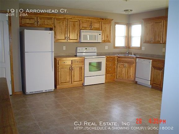 2nd image of 1910 S Arrowhead Ct