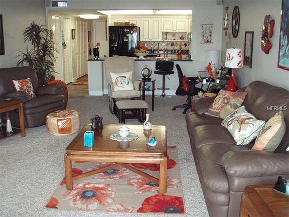 3rd image of 7910 Sun Island Dr S APT 105