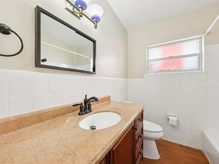 1417 E Harding St — Photo 14