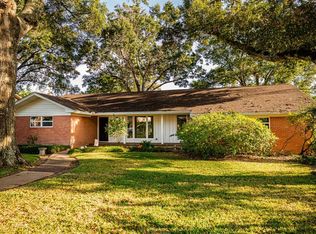 604 Peachtree Dr, Brenham, TX 77833