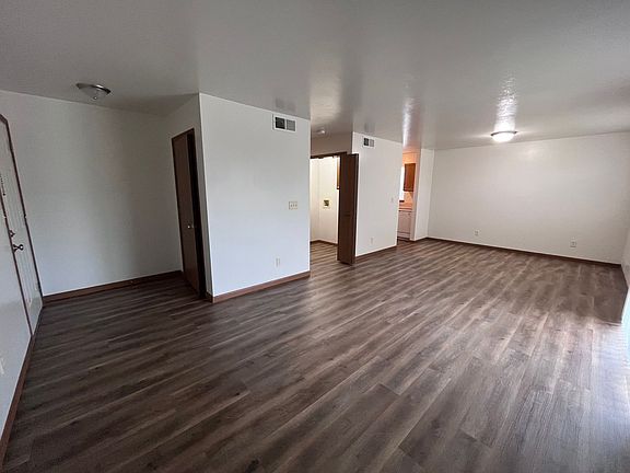 2nd image of 217 Tanglewood Dr APT B