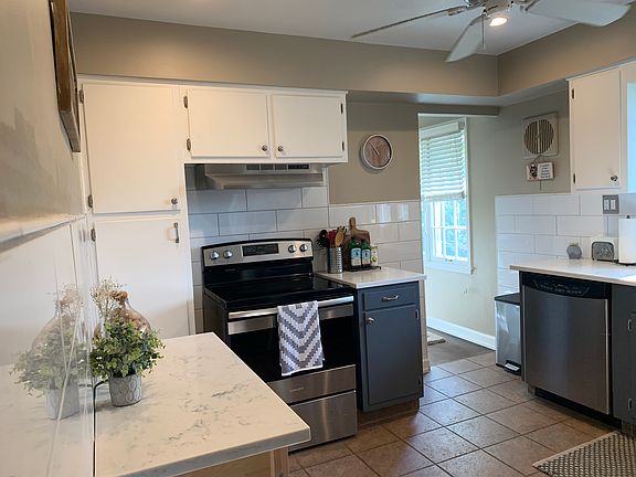 New stainless appliances 
