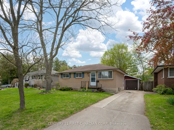 33 Strathcona Dr, London, ON N5W 1P7