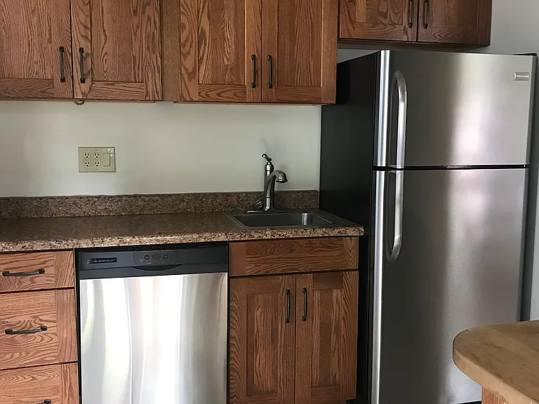 732 Summerlea St — Photo 8