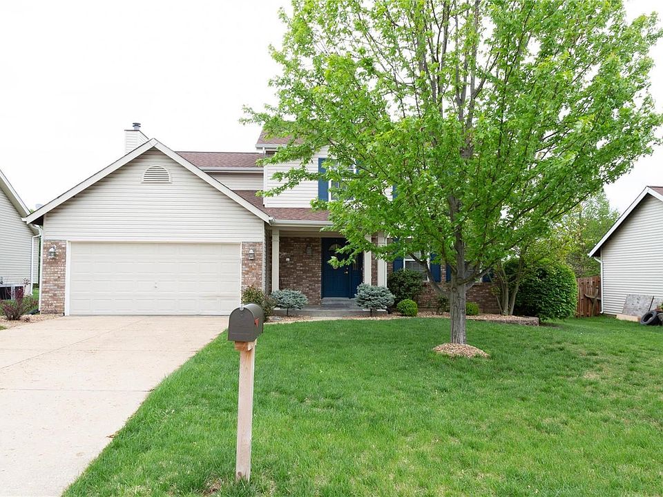 Welcome to 109 Green Forest Estates Drive in the Green Forest Estate Subdivision. This brick vinyl side home is 1936 sq ft with 