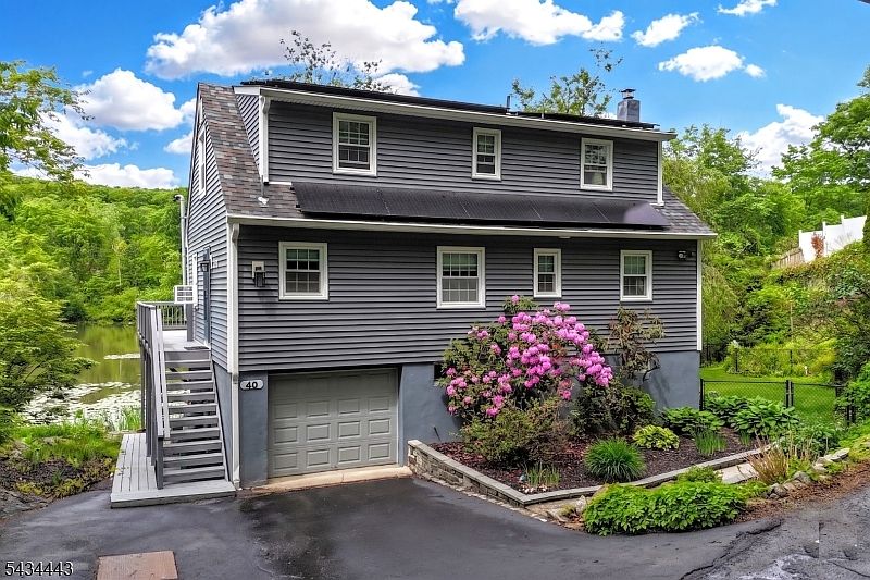 1st image of 40 Poplar Grove Ter