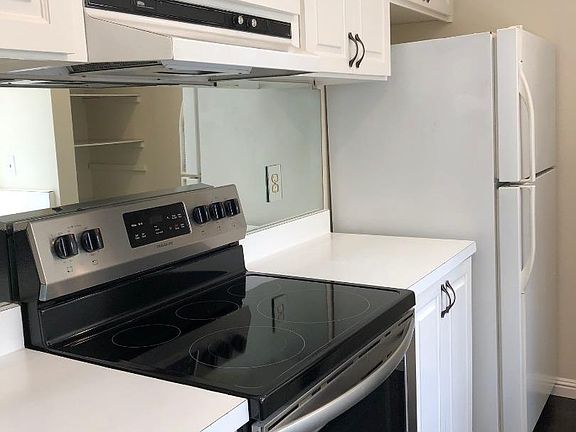 2nd image of 1919 Alameda De Las Pulgas APT 33