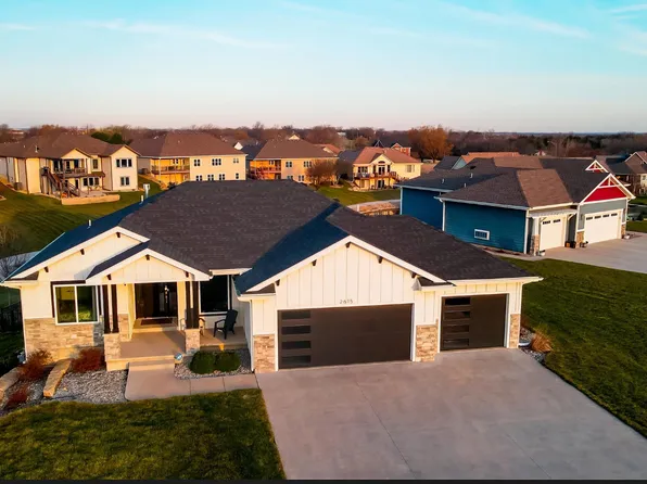 2615 Twin Lakes Dr, Emporia, KS 66801