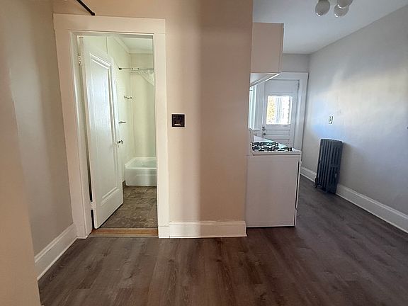 4th image of 11 Craven Cir Floor 2