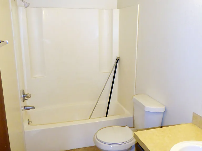 1640 E Pitkin St #C — Photo 7