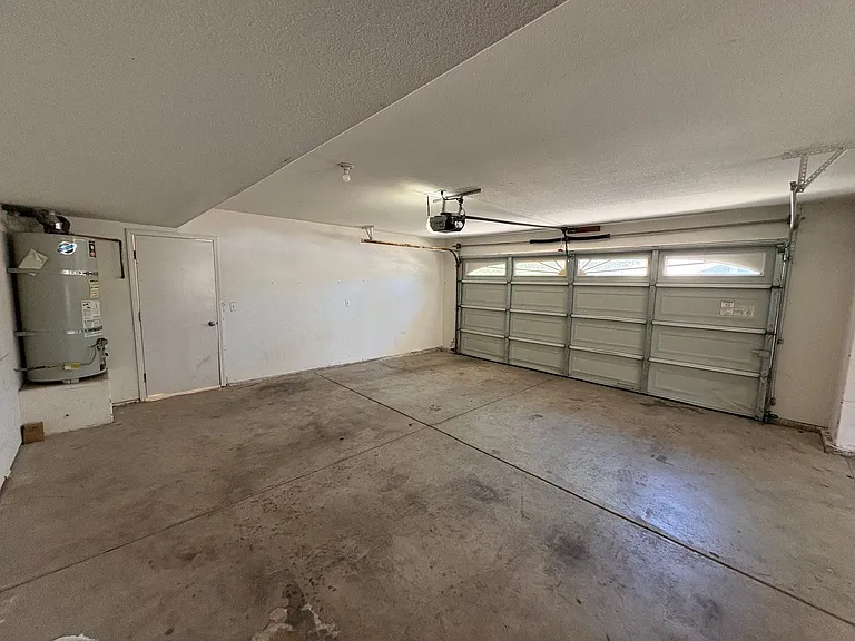 703 W Russell Ave — Photo 6