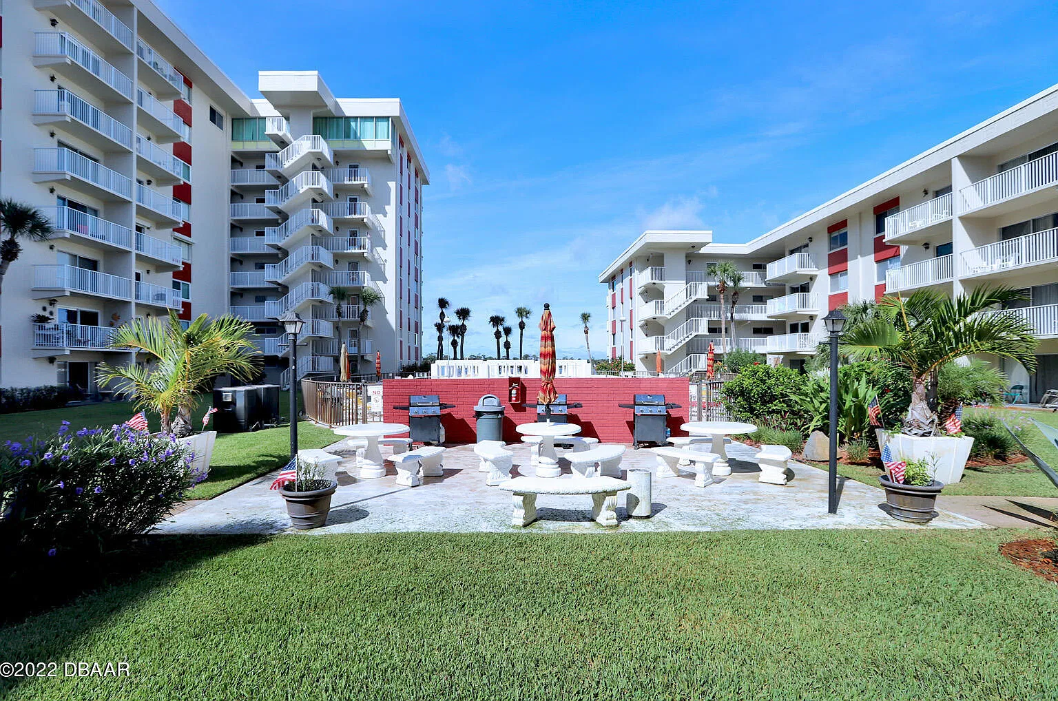 2 bed, 1.0 bath, 1190 sqft, $1,650 — Photo 1