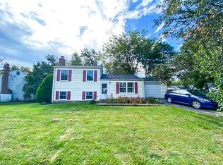 1259 Magnolia Ln, Herndon, VA 20170