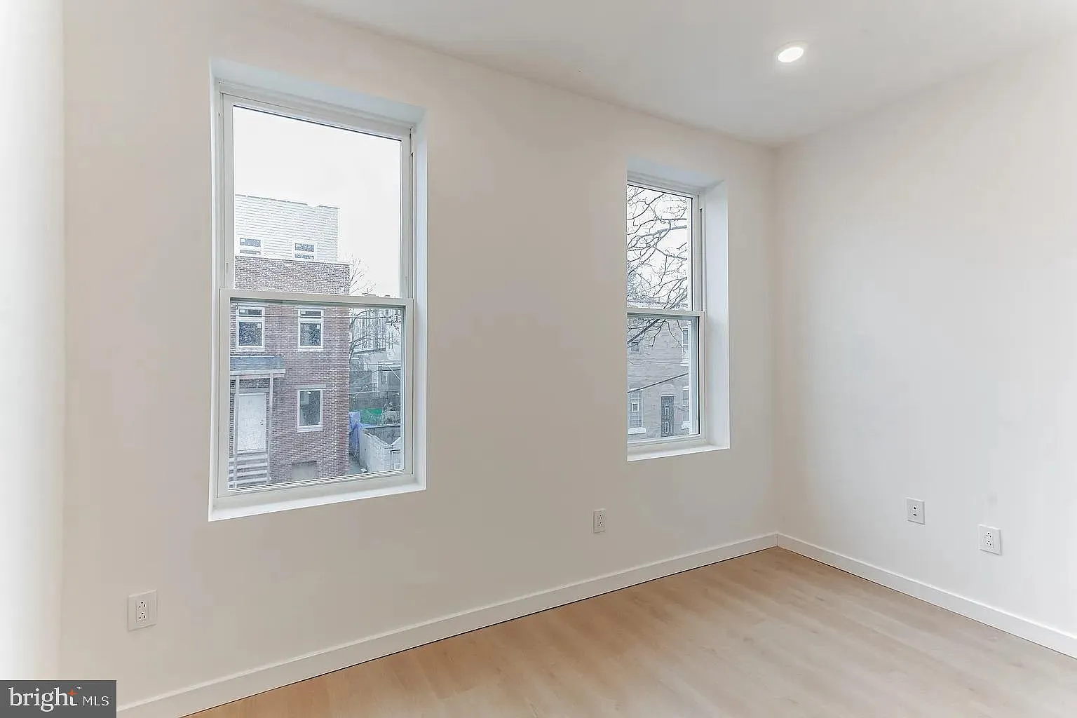 3 bed, 1.5 bath, 1230 sqft, $2,200 — Photo 3