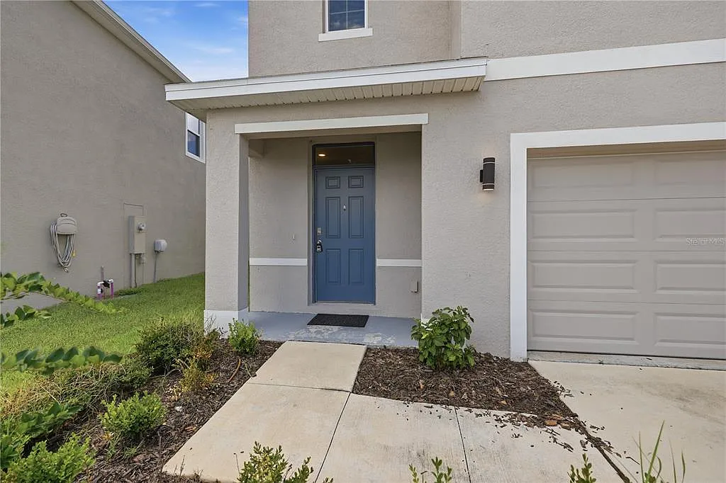 5 bed, 3.0 bath, 2447 sqft, $2,700 — Photo 4
