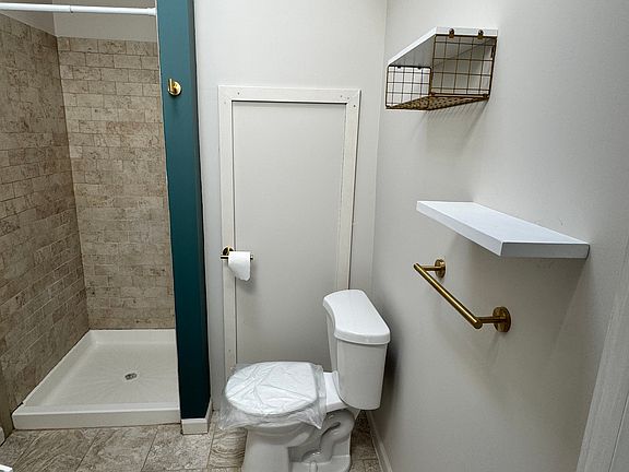 5th image of 5748 N Fairhill St #2