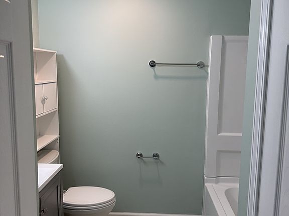 5th image of 109 Thomas St