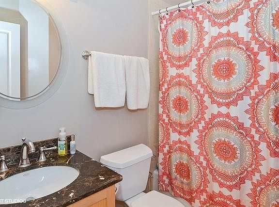 5th image of 3320 N Damen Ave #2