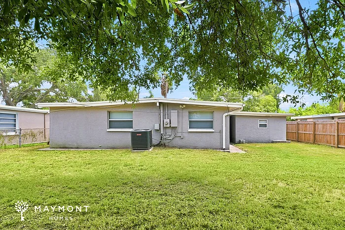 2156 Alemanda Dr — Photo 3
