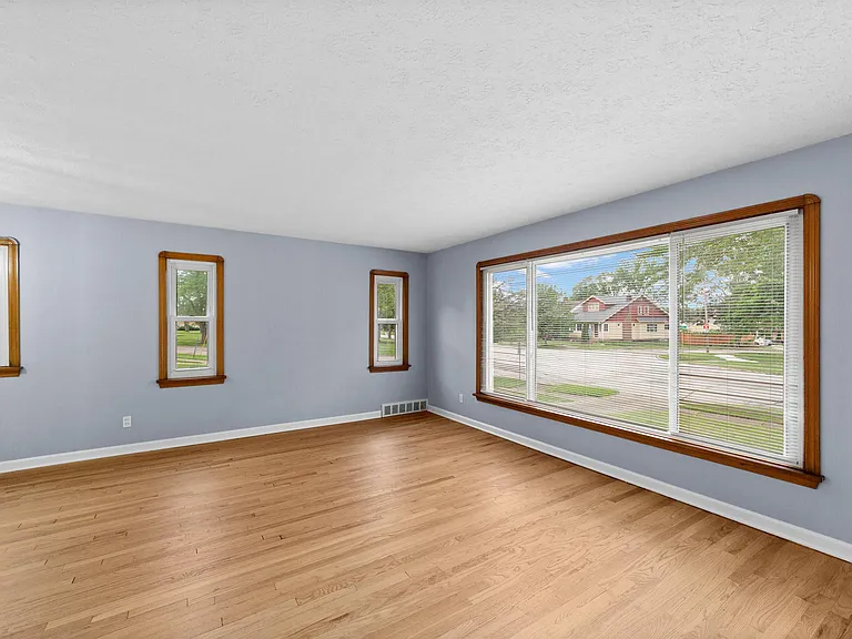 6229 Stanbury Rd — Photo 14