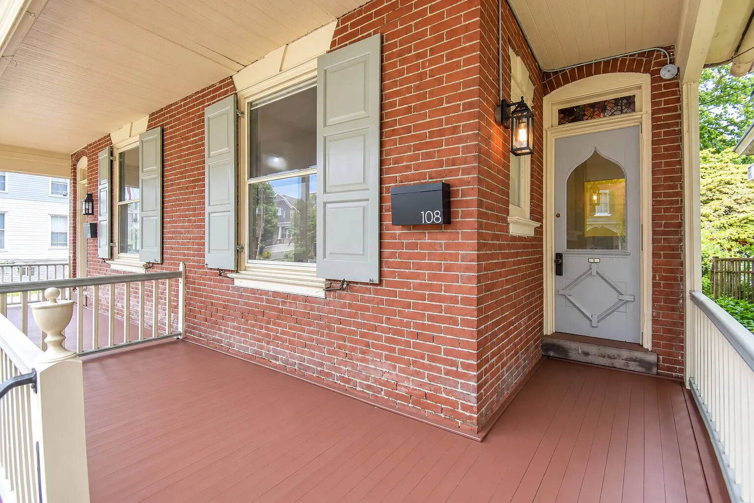 4 bed, 2.5 bath, 3299 sqft, $3,800 — Photo 2