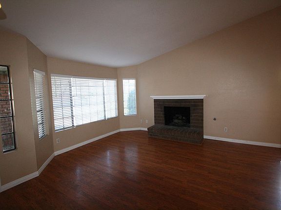 3rd image of 33062 Sangston Dr