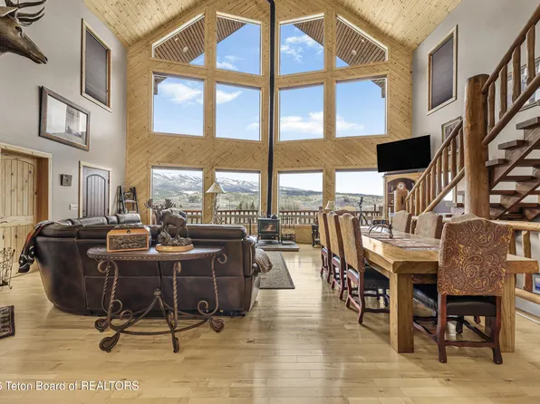 49 S Dell Creek Rd, Alpine, WY 83128