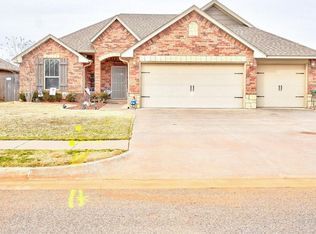9925 NW 142nd St, Yukon, OK 73099