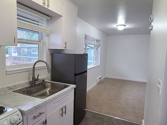 5th image of 7119 47th Ave NE #9