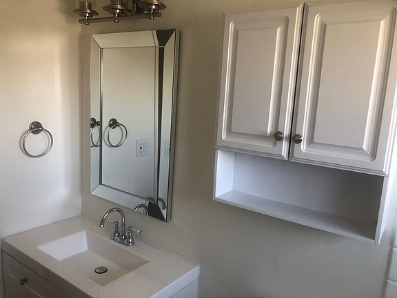 5th image of 210-1 W Lemon Ave #17