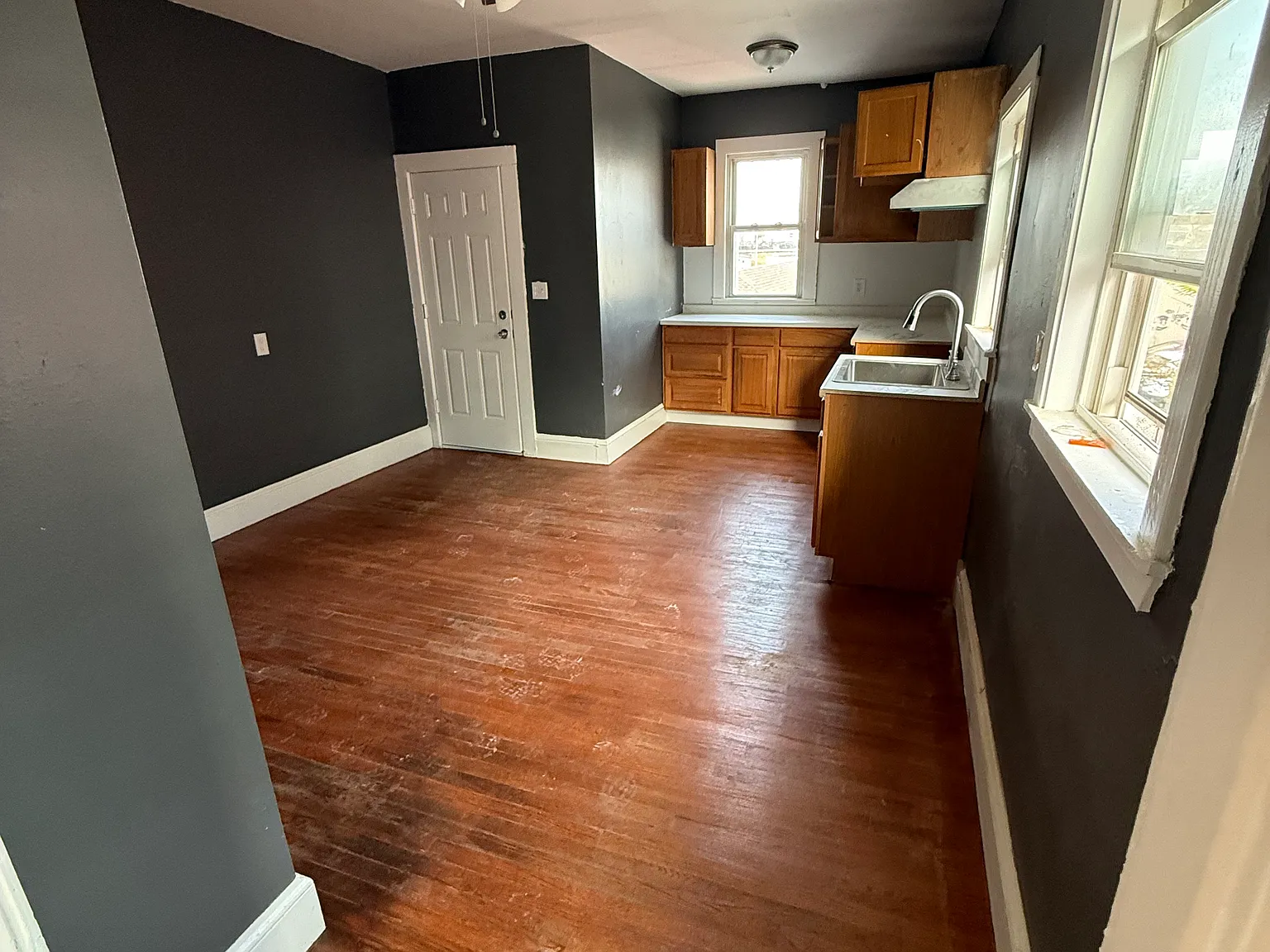 3 bed, 1500 sqft, $1,900 — Photo 1
