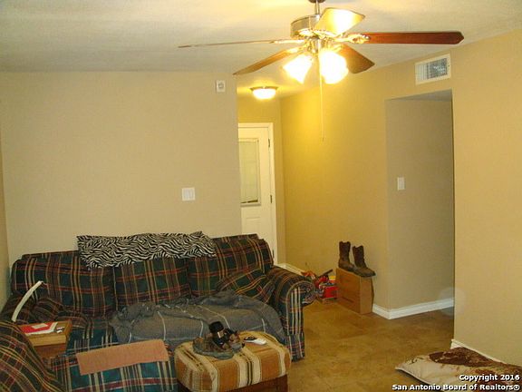 2nd image of 132 Sioux Cir