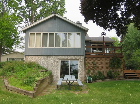 W10735 Blackhawk Trl, Fox Lake, WI 53933