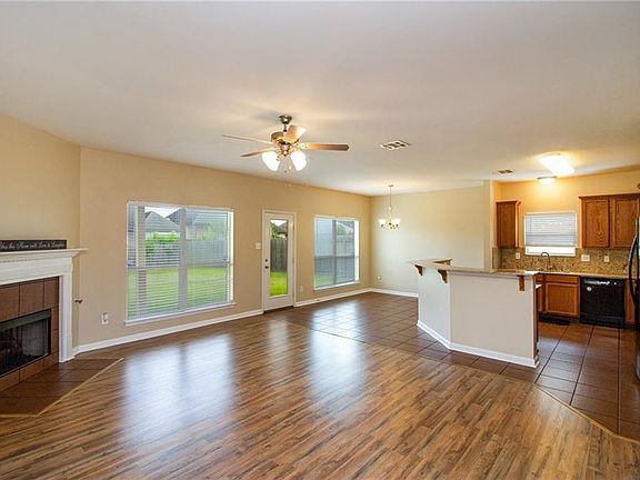 5th image of 41136 New Orleans Dr