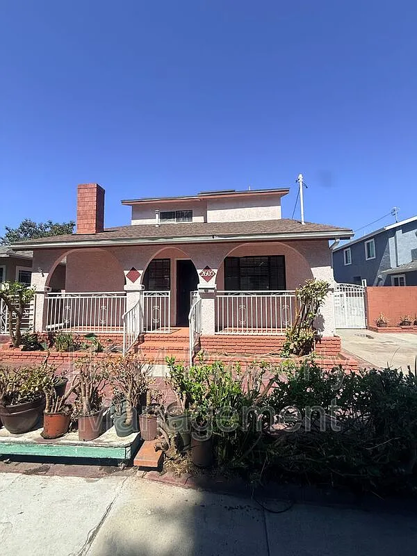 4 bed, 3.0 bath, 1944 sqft, $4,200 — Photo 2