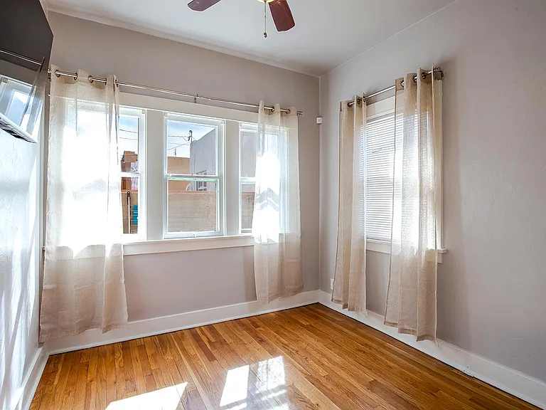 2210 E Helen St — Photo 19