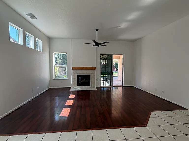 2273 E Evening Glow Ave — Photo 8