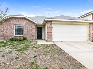 10813 Briaroaks Dr, Fort Worth, TX 76140