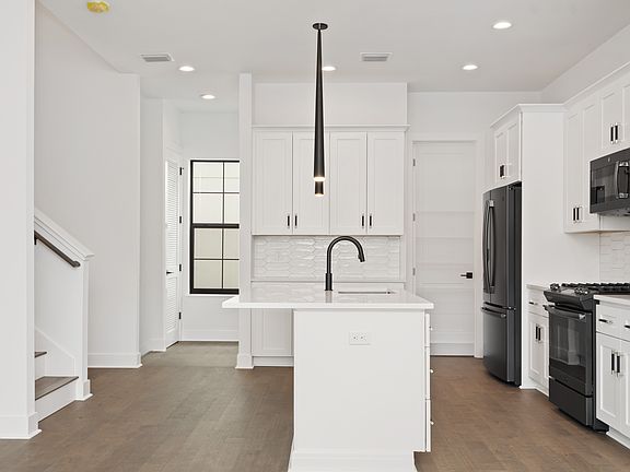 4th image of 758 3rd Ave S #2
