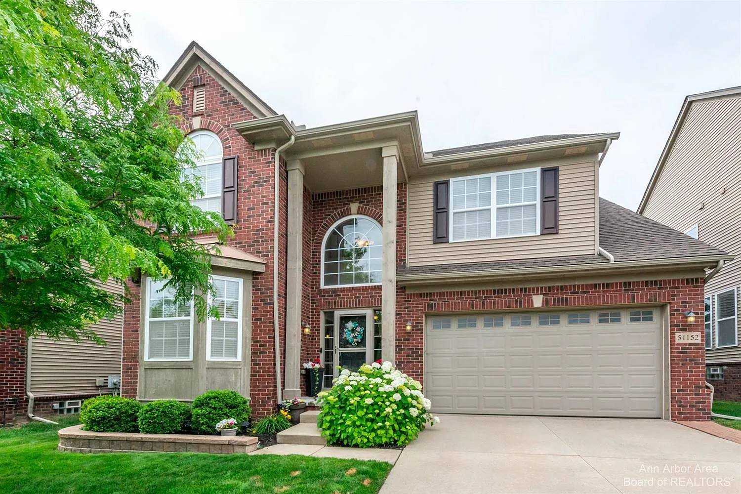 4 bed, 3.5 bath, 3683 sqft, $3,900 — Photo 1