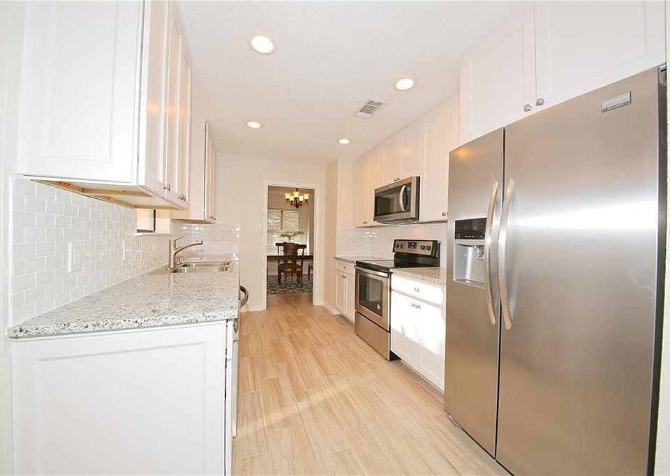 1st image of 104 Oakmont Dr