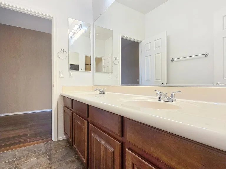 14821 W Roanoke Ave — Photo 35