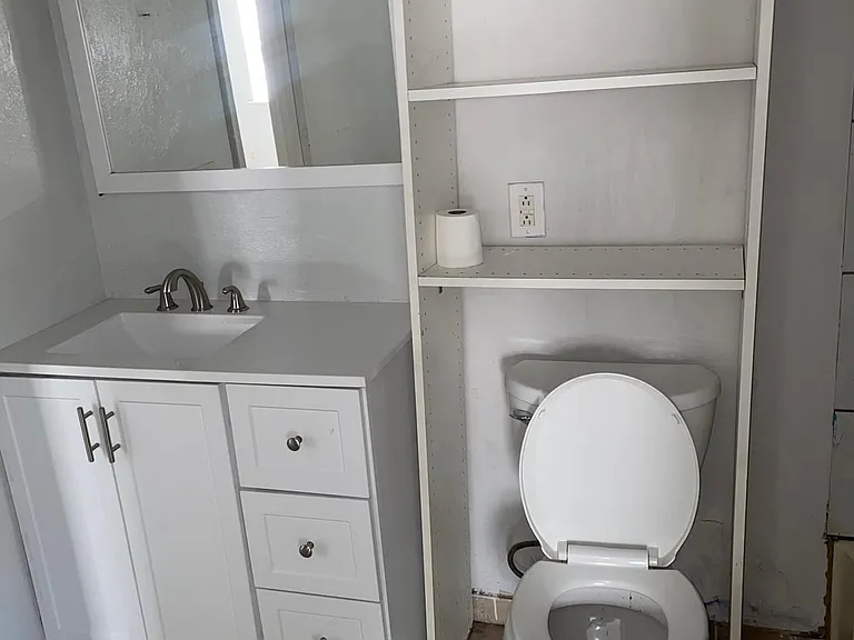 213 Sanders Ave — Photo 7