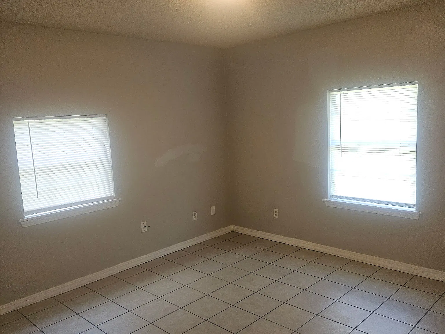 3 bed, 684 sqft, $1,000 — Photo 4