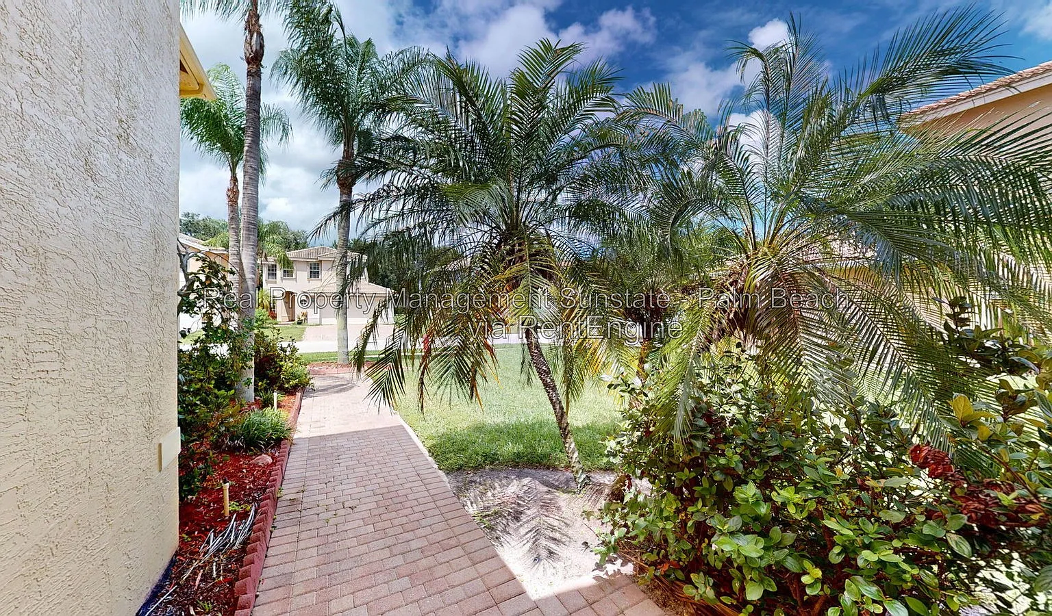 4 bed, 2.5 bath, 2200 sqft, $3,850 — Photo 2