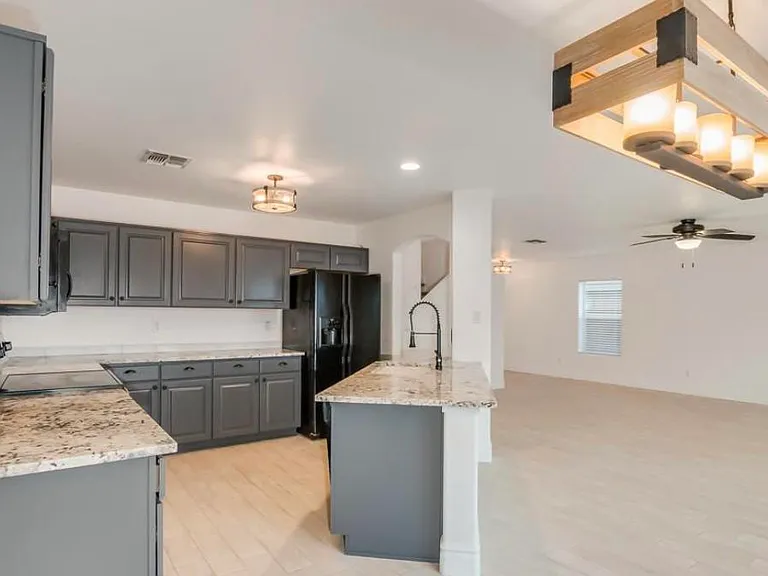 22281 W Morning Glory St — Photo 3